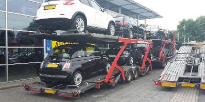 Politie neemt complete bedrijfsvoorraad autobedrijf in Almelo in beslag