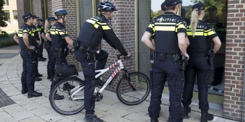 Foto van nieuwe politieuniform | Politie