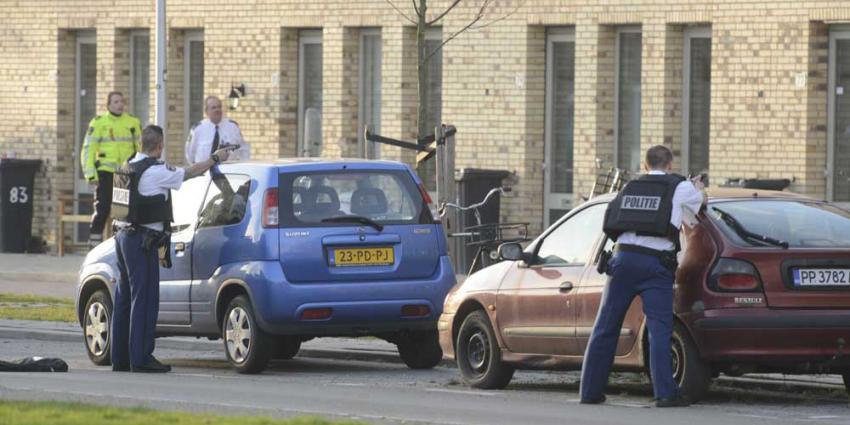 Foto van politie met getrokken pistool | Aneo Koning | www.fotokoning.nl