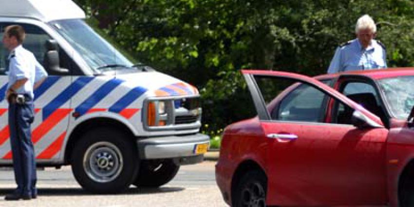 Foto van politie bij gestolen auto | Archief EHF