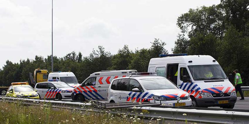 Foto van politieauto's op snelweg | Archief Sander van Gils | www.persburosandervangils.nl