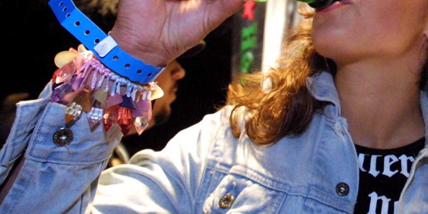 polsbandje-alcohol-evenement-leeftijd-identificatie