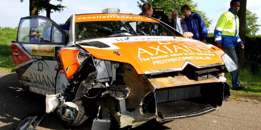 Foto van crash auto rally ELE 2013 | Fons Hendriks | www.hendriks-multimedia.nl