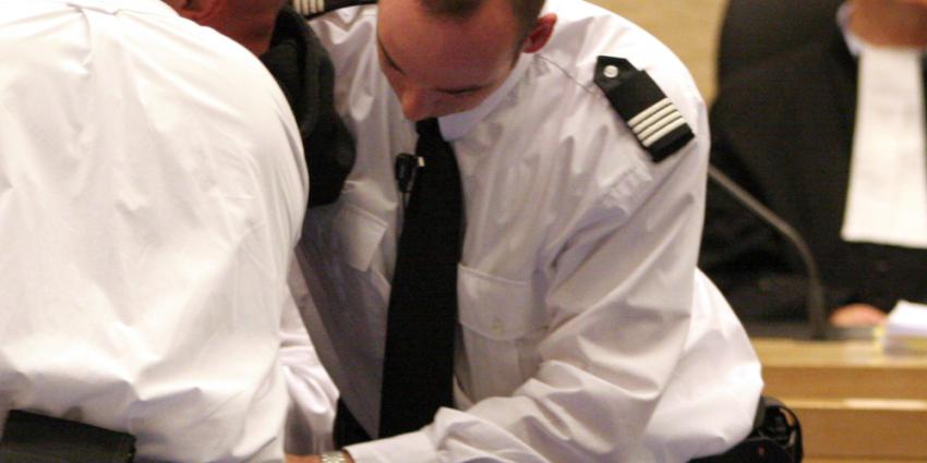 Foto van vechtpartij in rechtbank | Archief EHF