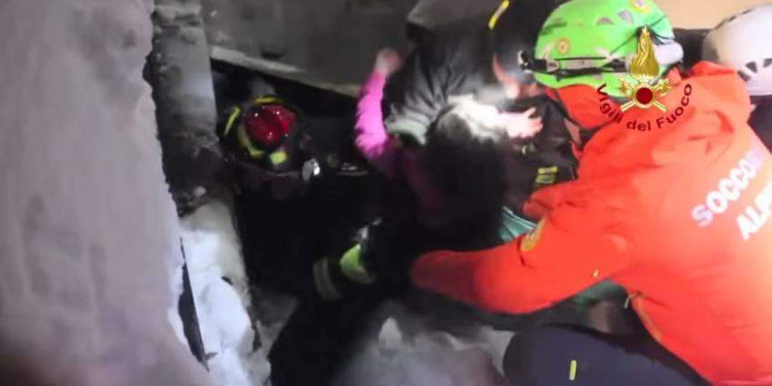 Al tien lawine-overlevenden gevonden onder verwoest hotel Italië