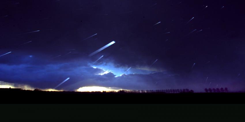 Na zonneschijn komt regen en onweer en hagel