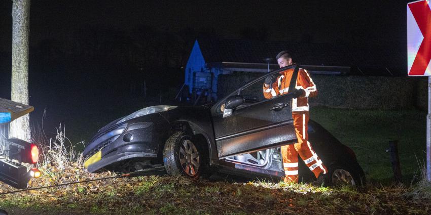 Berger haalt auto uit de sloot