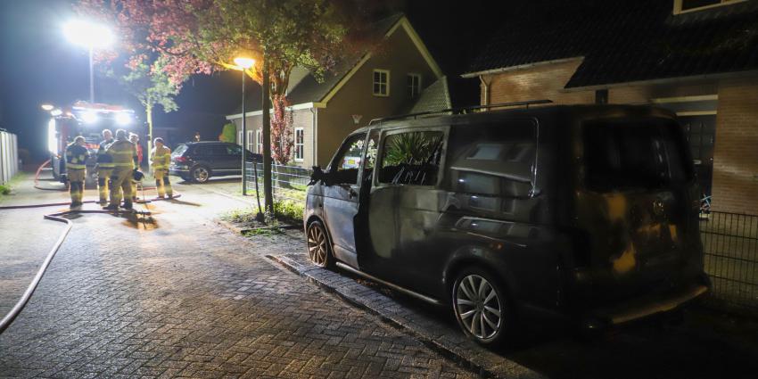 Uitgebrande bestelauto