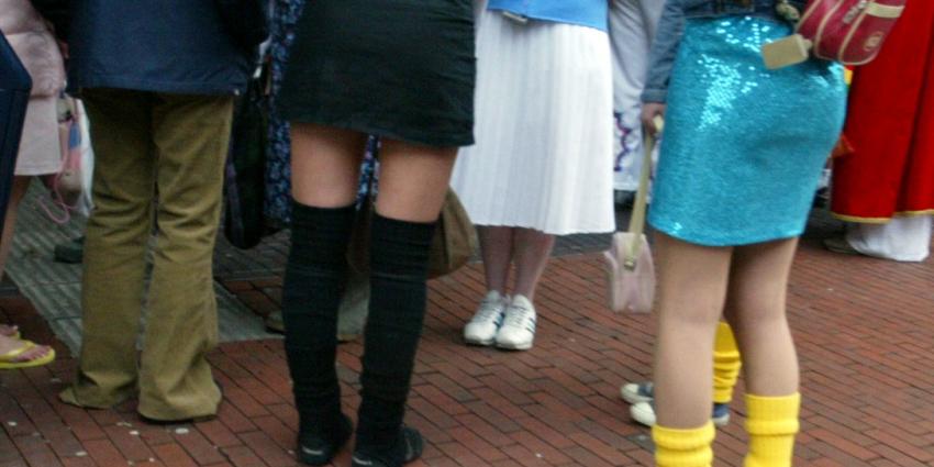 School Delft verbiedt leerlingen navels en benen te tonen