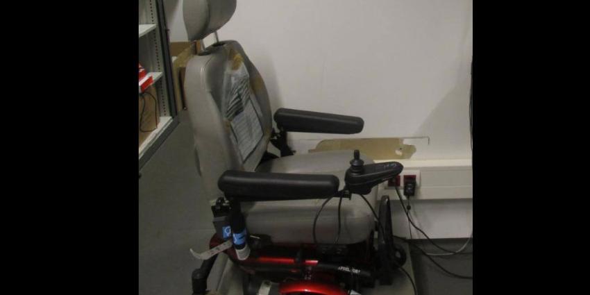 Afwijkende banden scootmobiel verraden &#039;invalide&#039; drugssmokkelaar