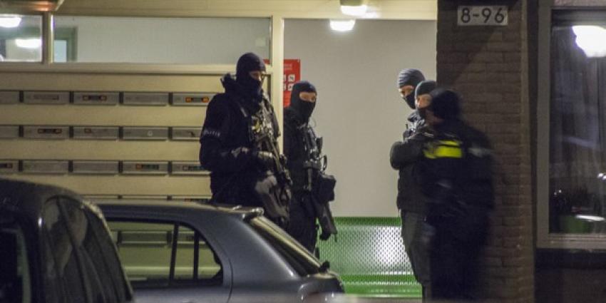 Politie houdt in Rotterdam-West vier mannen bij anti-terreuractie 