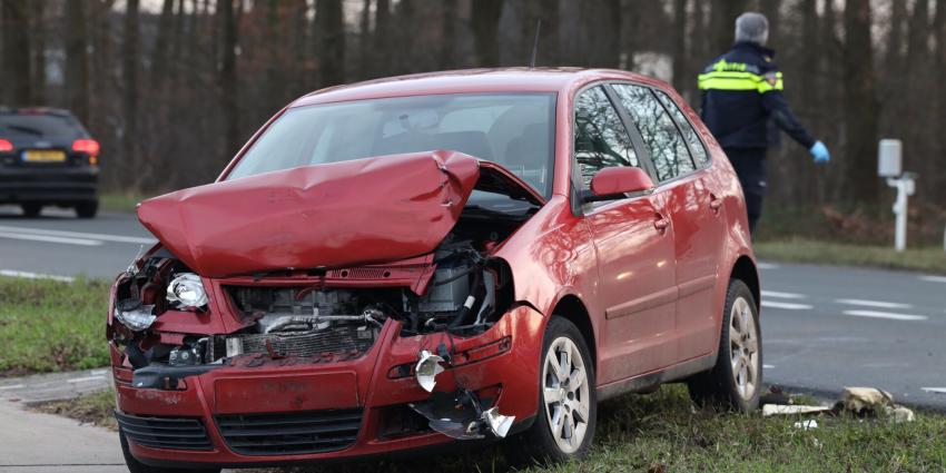 Zwaar beschadigde auto