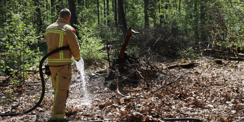 Brandweer blust brand