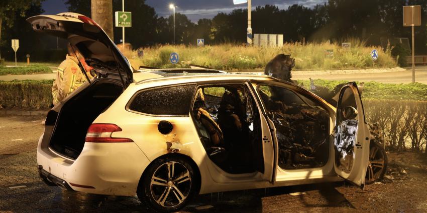 Auto verwoest door brand
