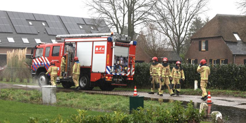Brandweer pompt water weg