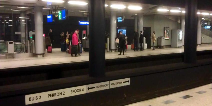 schiphol, spoor, perron, 