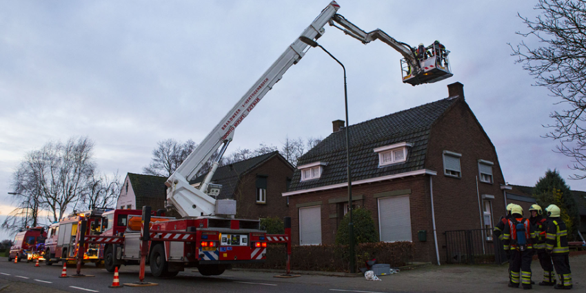 Schoorsteenbrand in Haaren tijdig geblust