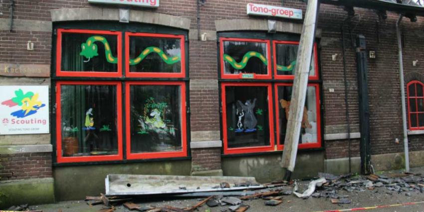 Grote brand verwoest pand scoutingvereniging in Schiedam