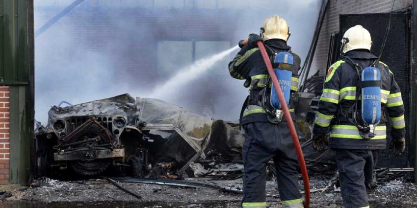 Foto van brandweer bij schuurbrand | Aneo Koning | www.fotokoning.nl