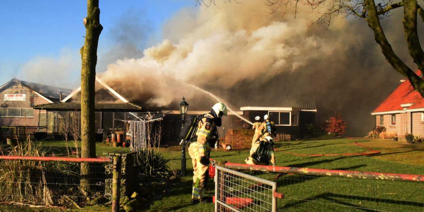 Grote brand in schuren in Drentse Kerkenveld