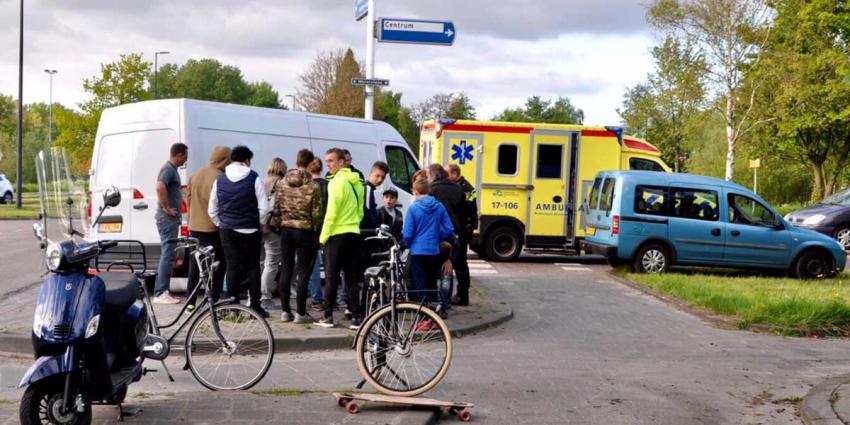 Scooterrijder gewond na aanrijding met auto