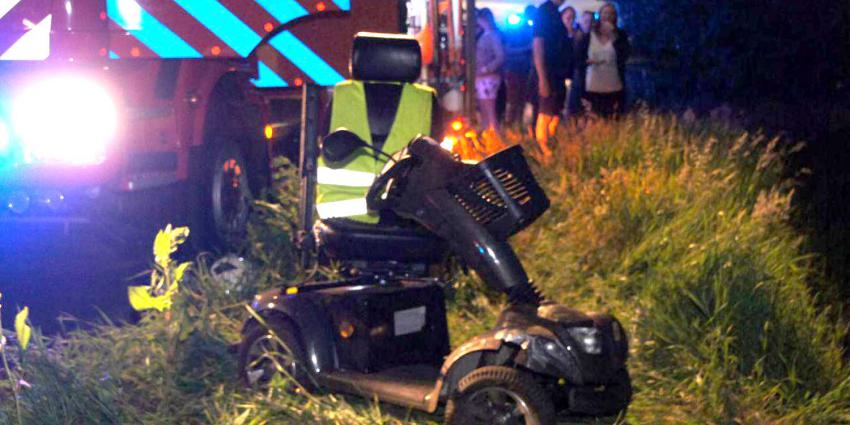 Vrouw na 5 uur gevonden in sloot met scootmobiel