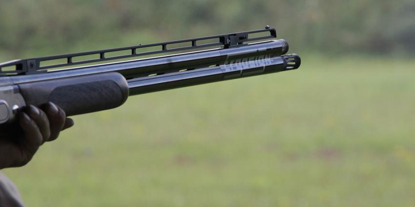 Scooterrijder krijgt schot hagel in zijn benen