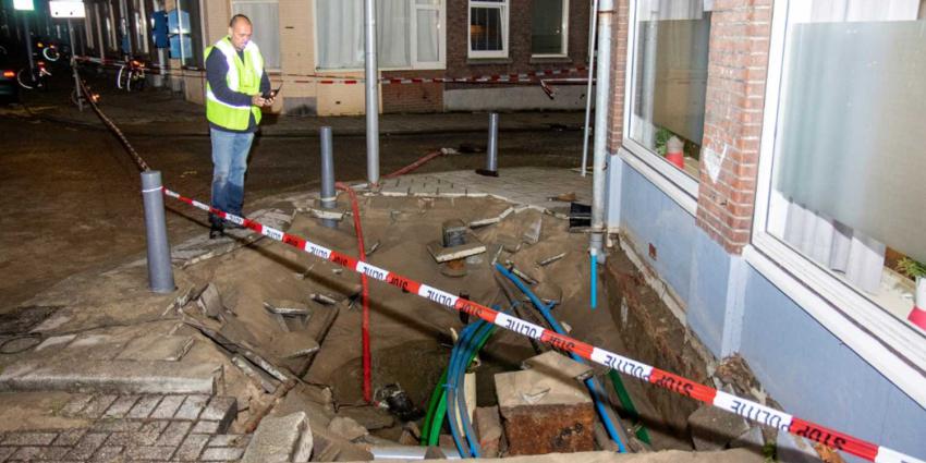 'Sinkhole' in stoep na waterlekkage