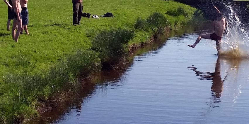 Jongen ernstig gewond aan knie tijdens Slob en slootrace in Waverveen