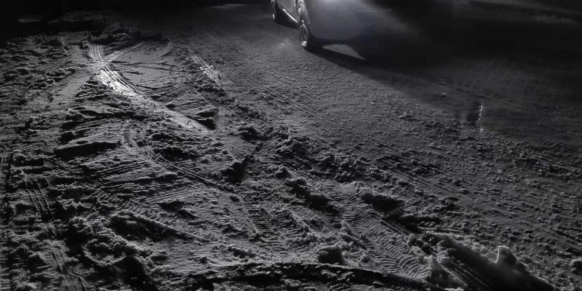 sneeuw-donker-auto