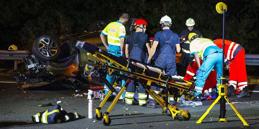 Twee doden bij ernstig ongeval met spookrijder op snelweg A2 bij Best