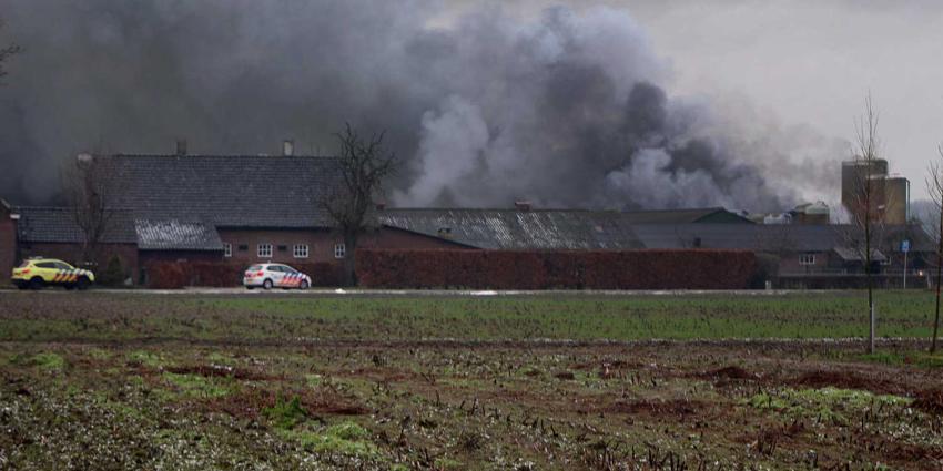 Felle brand in stal Winkelsestraat Biezenmortel