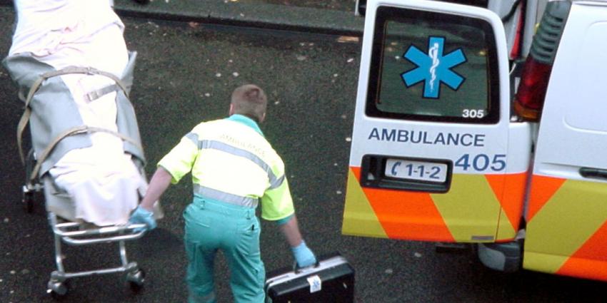 Man overleden na steekincident op straat in Amsterdam