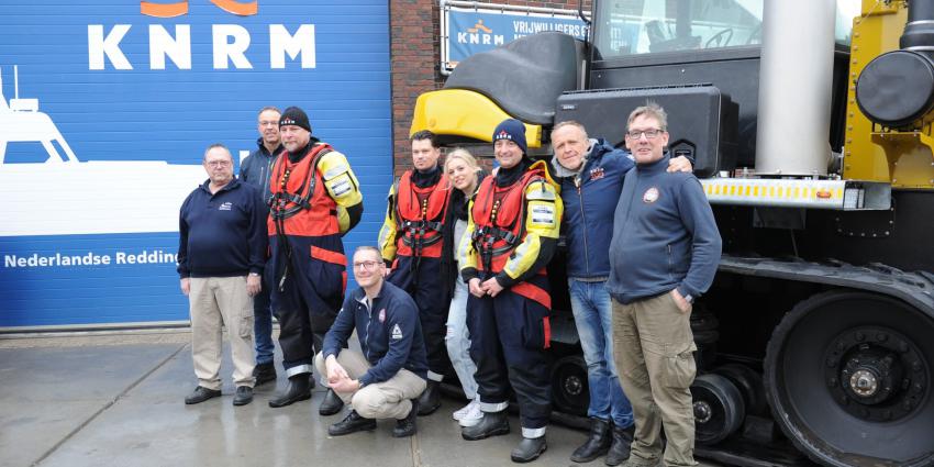 Stef Bos en FLEUR waren zondagochtend 14 januari op het boothuis van KNRM Reddingstation Zandvoort,
