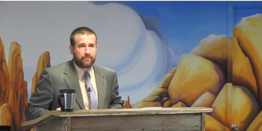 staatssecretaris, tegenhouden, komst. radicale prediker, steven anderson