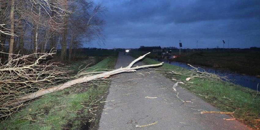 storm-boom-auto-water