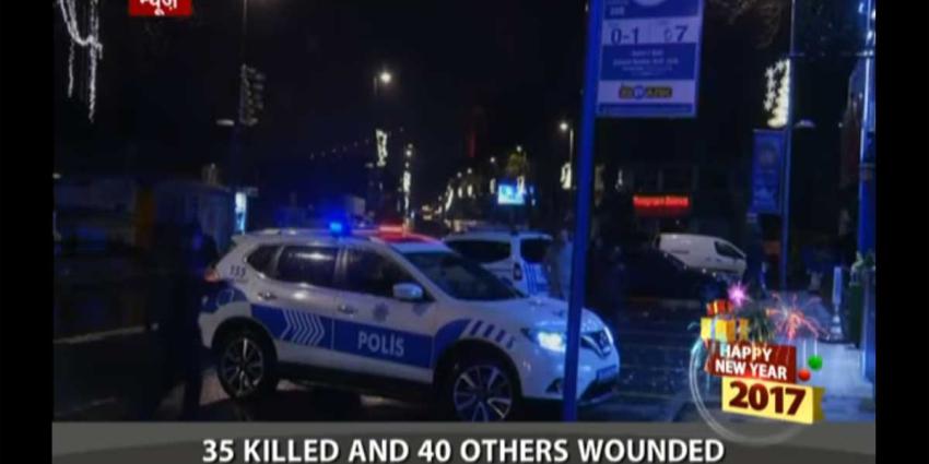 Terrorist verkleed als kerstman schiet 39 mensen dood in Turkse nachtclub 