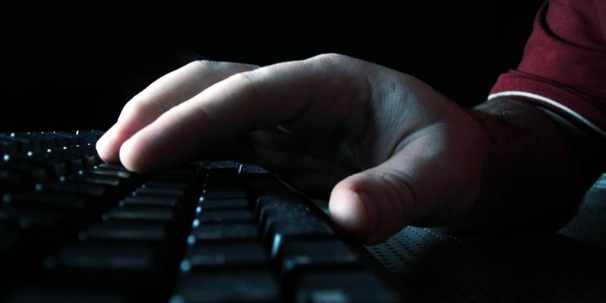 Europees Parlement wil hardere aanpak online pedofilie 