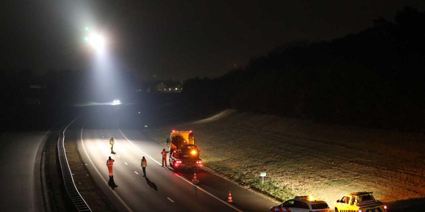 trauma-heli-landen-snelweg-donker