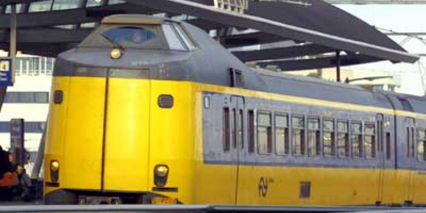 Conducteur mishandeld in trein, politie zoekt vier jongens