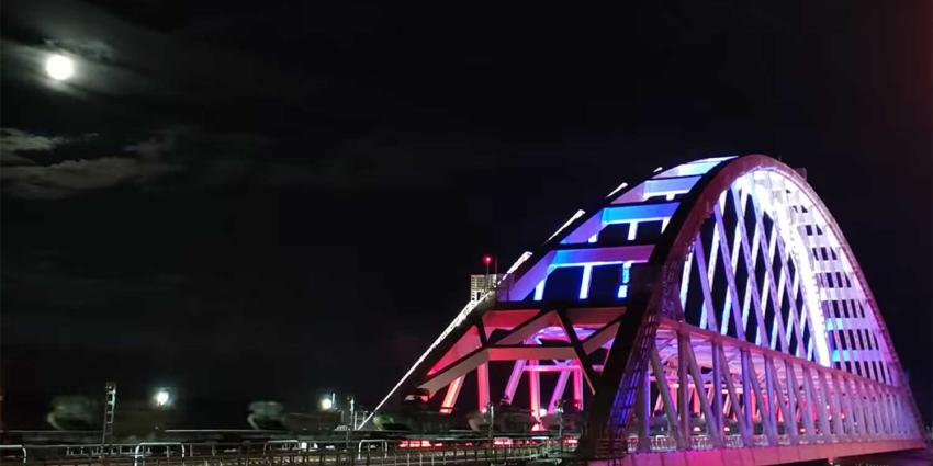 trein-tanks-spoorbrug