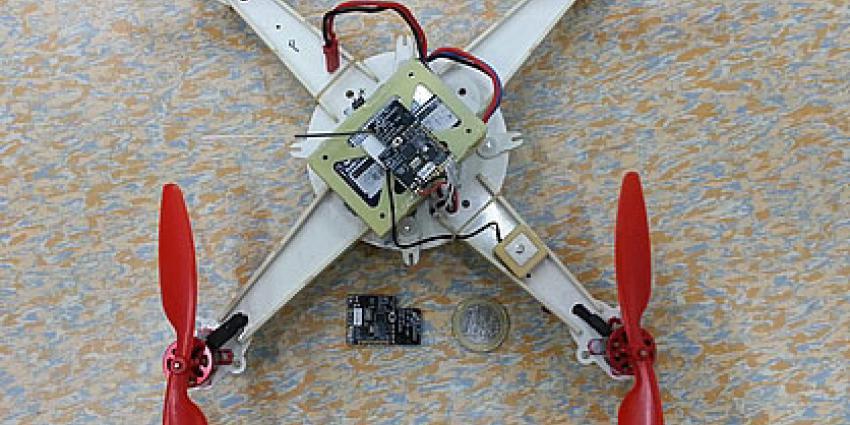 Kleinste vliegende robot ter wereld door TU Delft gebouwd