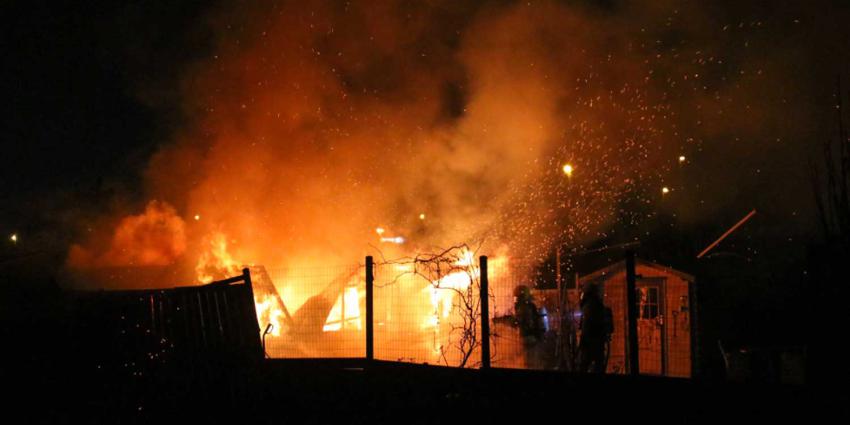 Tuinhuisje afgebrand volkstuinencomplex Schiedam