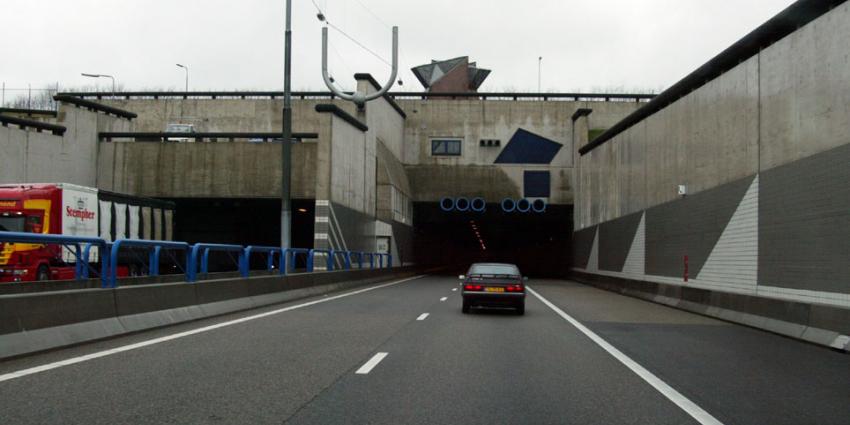 Al vroeg files door afsluiting Velsertunnel