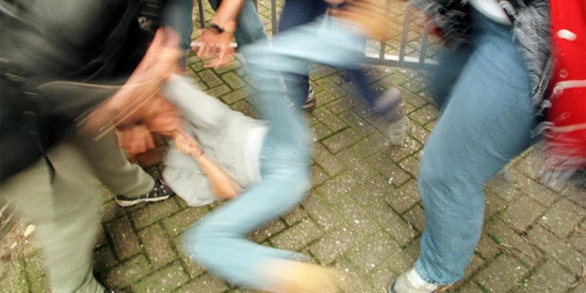 Drie mannen door drie mannen ernstig mishandeld in Vlissingen