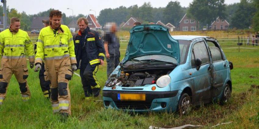 automobilist, over de kop, weiland, veendam