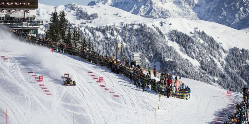 Max Verstappen met sneeuwkettingen om F1 op de piste