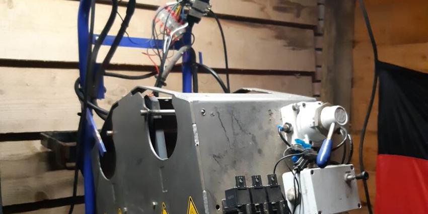 Foto van mestverzegelmachine