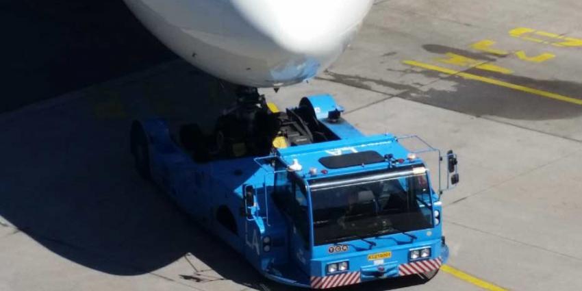 Twee KLM vliegtuigen botsen op Schiphol