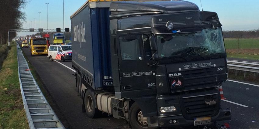 Ongeval met 2 vrachtwagens op A58 Oirschot